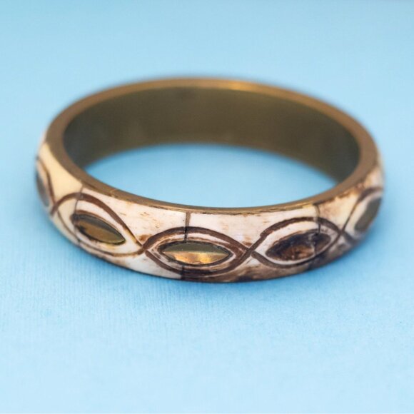 8 inch, Vintage Oval Eyes Gold Tone Bangle Bracelet - N30 - Picture 2 of 3